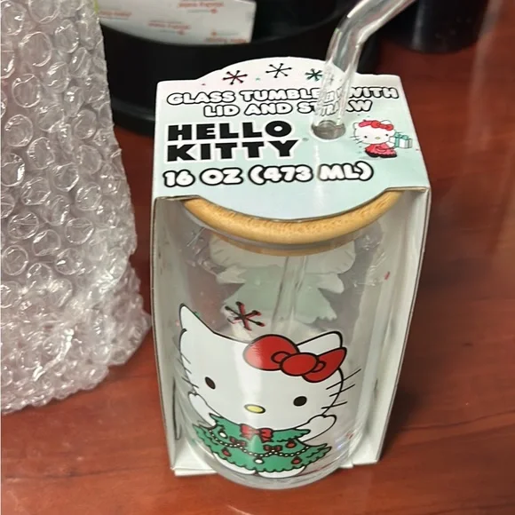 VIRAL HELLO KITTY GLASS CUPS! - Picture 3 of 3